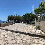 Apartament Flokos *
